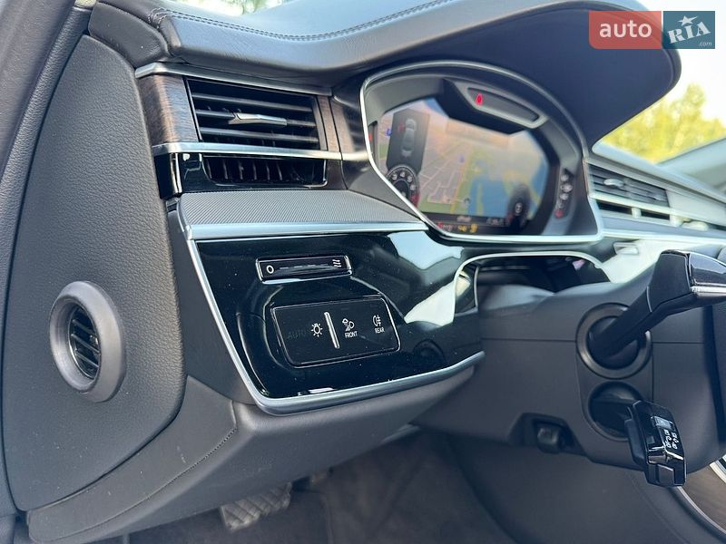 Седан Audi A8 2018 в Дніпрі