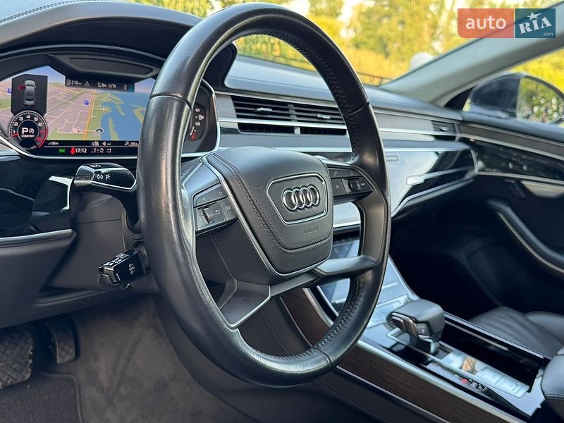 Седан Audi A8 2018 в Днепре