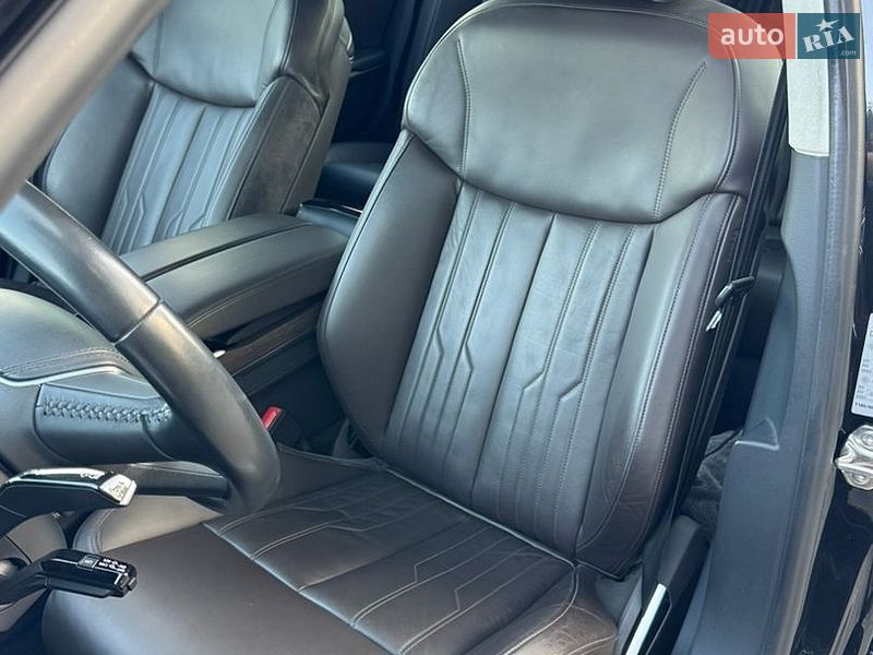 Седан Audi A8 2018 в Днепре