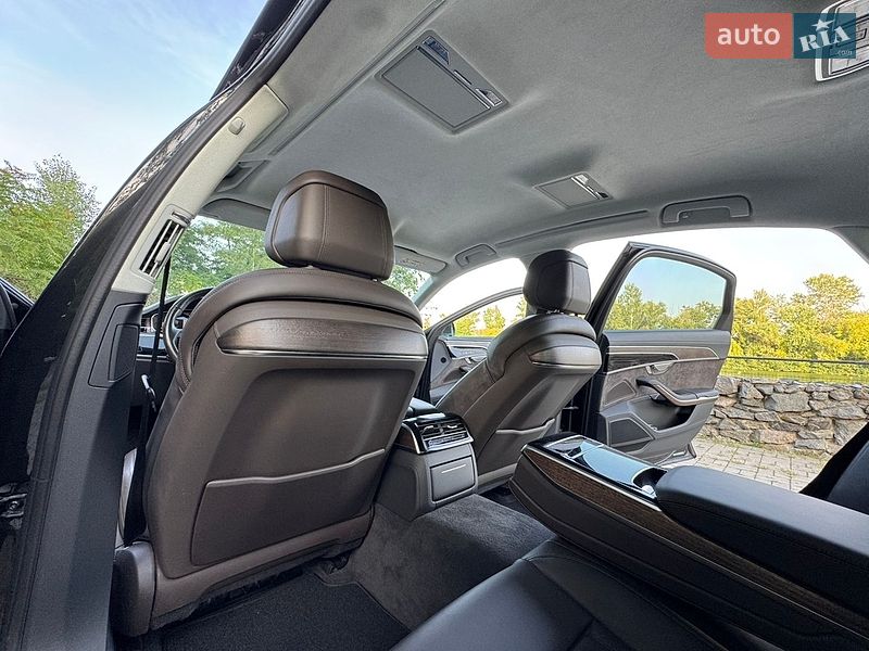 Седан Audi A8 2018 в Днепре