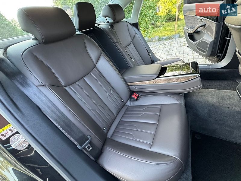 Седан Audi A8 2018 в Дніпрі