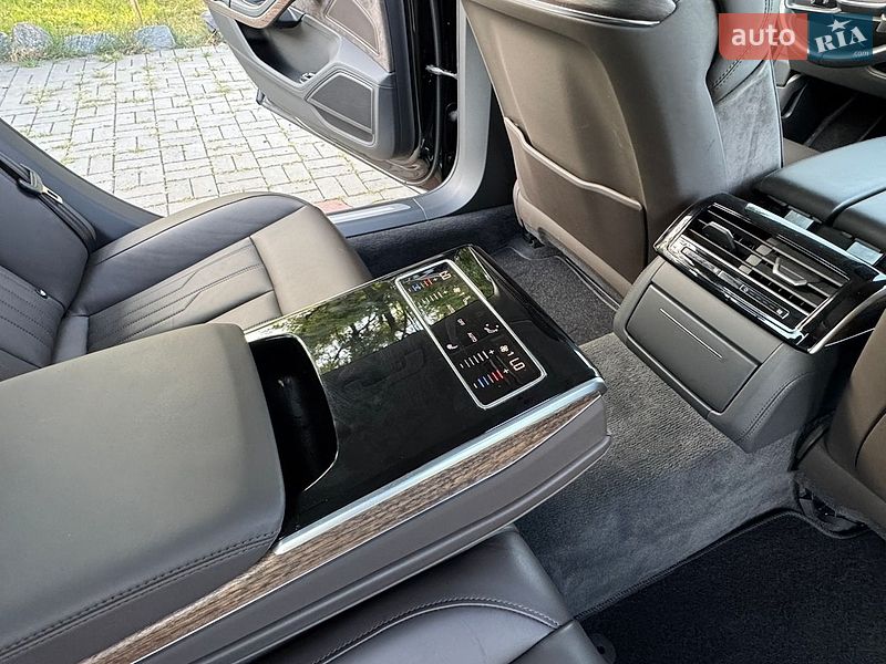Седан Audi A8 2018 в Днепре