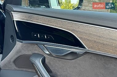 Седан Audi A8 2018 в Днепре