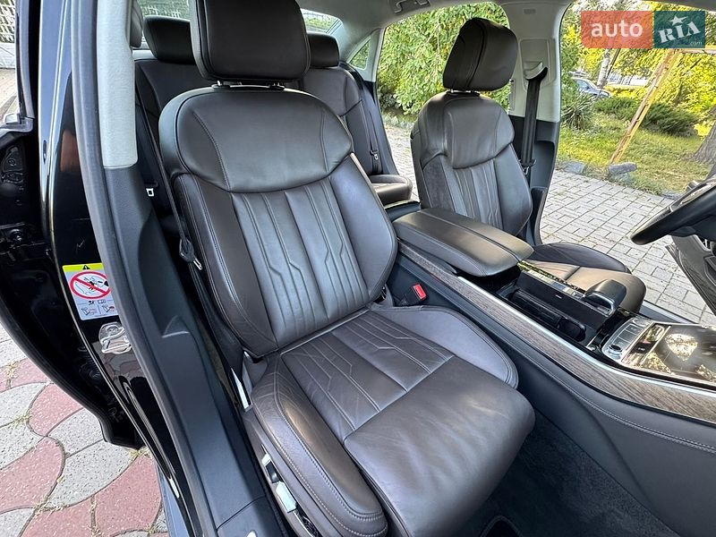 Седан Audi A8 2018 в Днепре