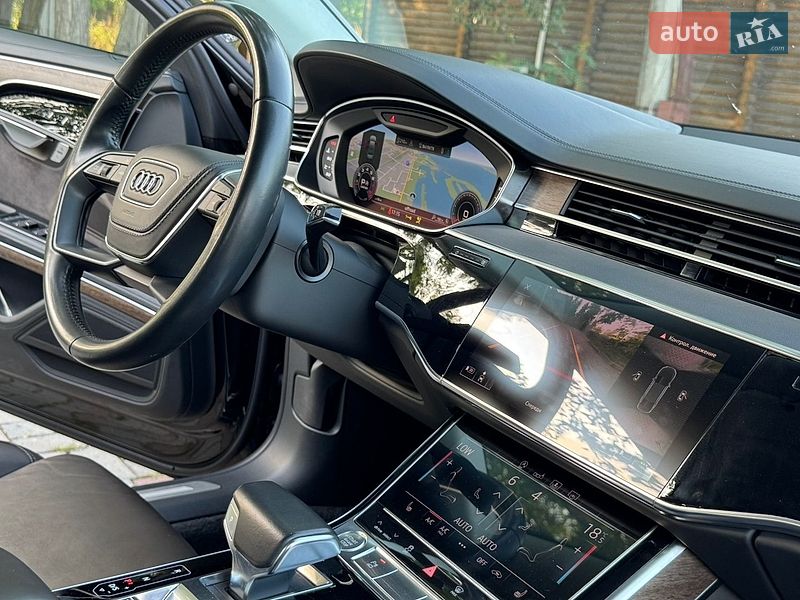Седан Audi A8 2018 в Днепре