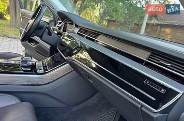 Седан Audi A8 2018 в Дніпрі