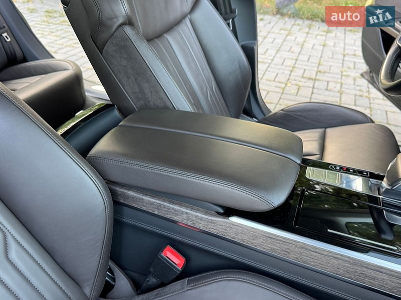 Седан Audi A8 2018 в Днепре