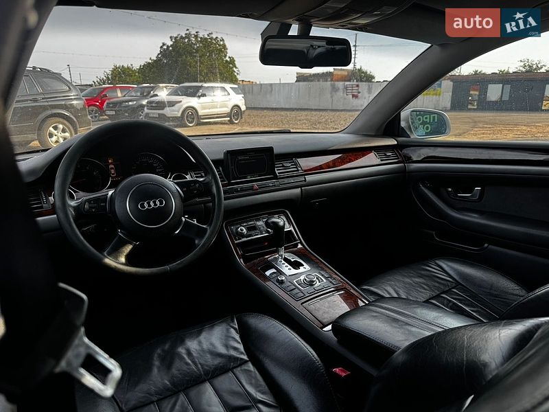 Седан Audi A8 2004 в Первомайську