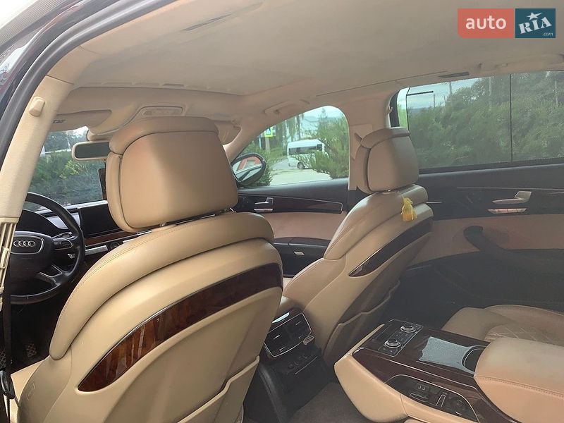 Седан Audi A8 2013 в Каменец-Подольском