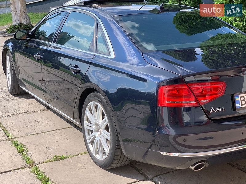 Седан Audi A8 2013 в Каменец-Подольском
