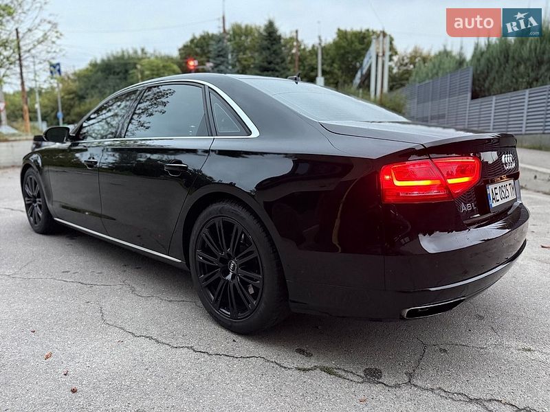 Седан Audi A8 2013 в Днепре