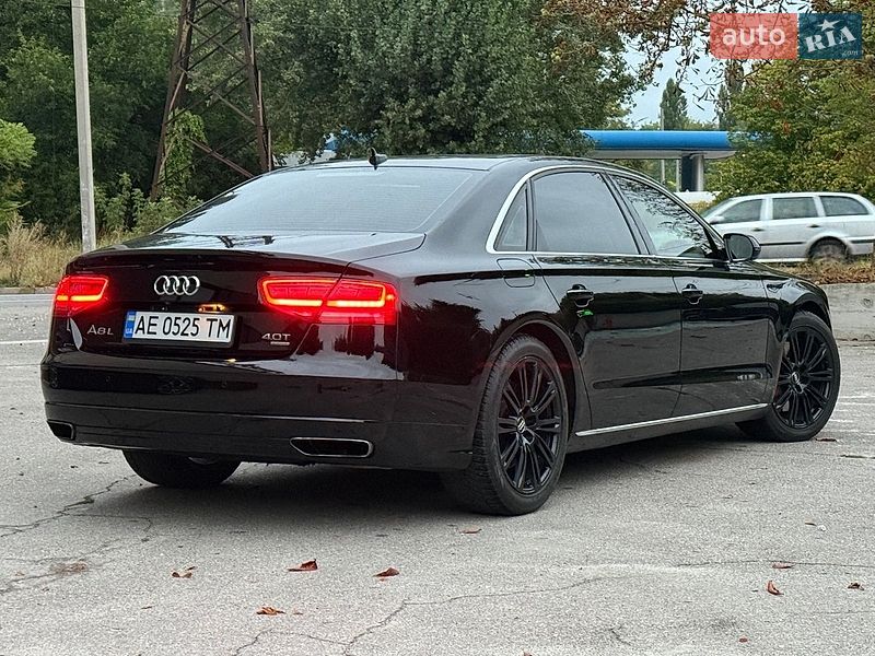 Седан Audi A8 2013 в Днепре