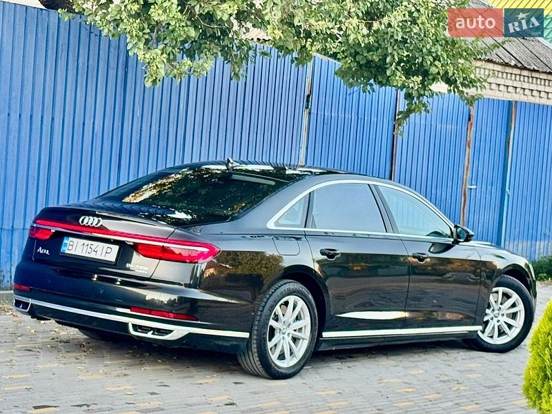 Седан Audi A8 2018 в Дніпрі