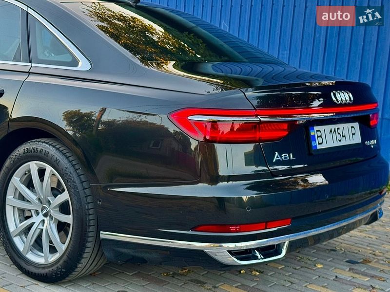 Седан Audi A8 2018 в Дніпрі