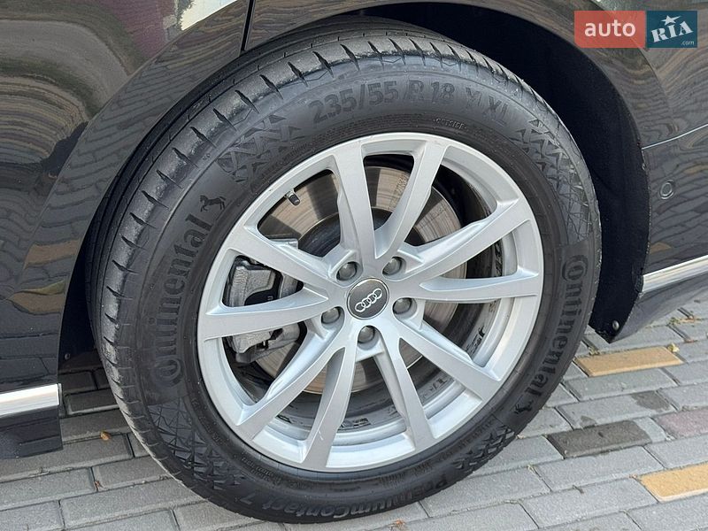 Седан Audi A8 2018 в Дніпрі