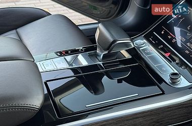 Седан Audi A8 2018 в Дніпрі