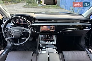 Седан Audi A8 2018 в Дніпрі