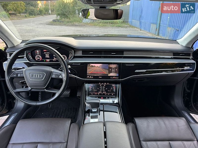Седан Audi A8 2018 в Дніпрі
