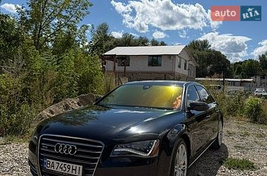 Седан Audi A8 2013 в Надворной