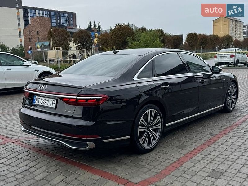 Седан Audi A8 2022 в Івано-Франківську