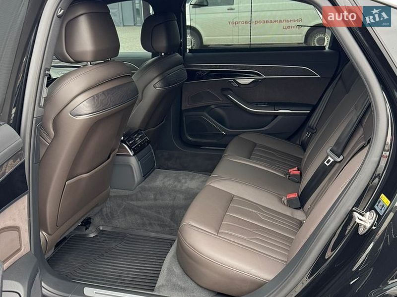Седан Audi A8 2022 в Івано-Франківську