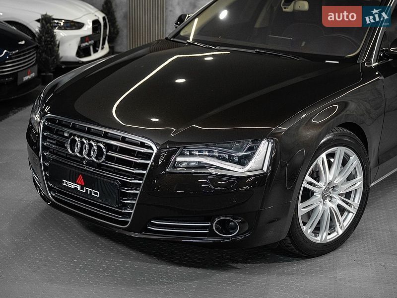 Седан Audi A8 2013 в Одесі