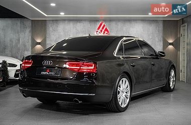 Седан Audi A8 2013 в Одесі