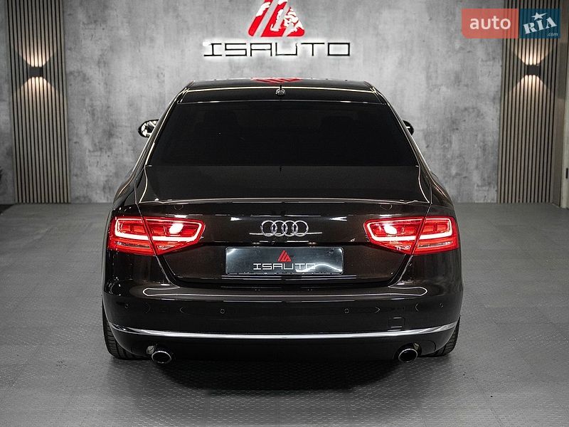 Седан Audi A8 2013 в Одесі