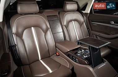 Седан Audi A8 2013 в Одесі
