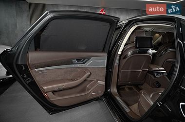 Седан Audi A8 2013 в Одесі