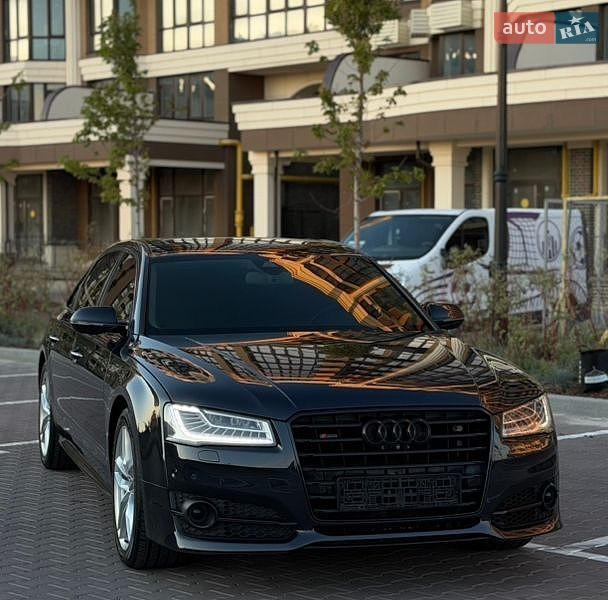 Седан Audi A8 2017 в Києві