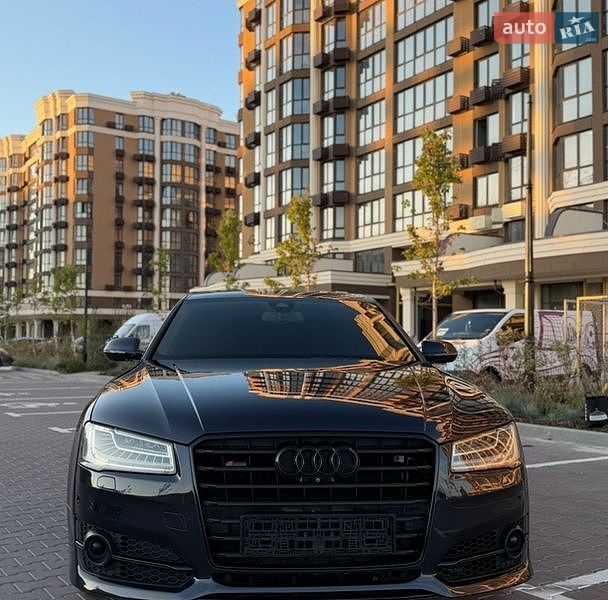 Седан Audi A8 2017 в Києві