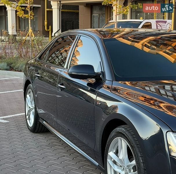Седан Audi A8 2017 в Києві