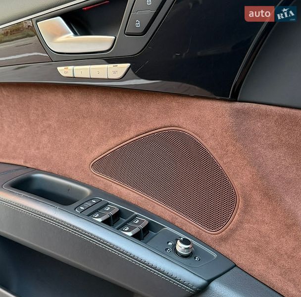 Седан Audi A8 2017 в Києві