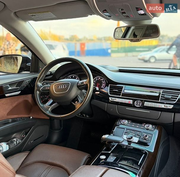 Седан Audi A8 2017 в Києві