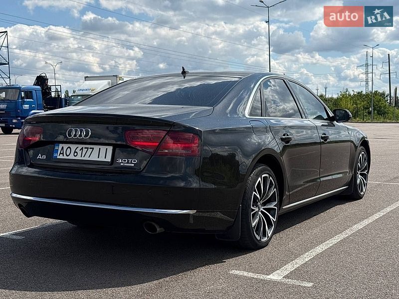 Седан Audi A8 2012 в Рівному