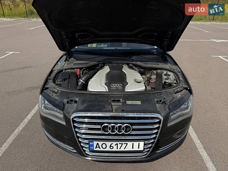 Седан Audi A8 2012 в Рівному