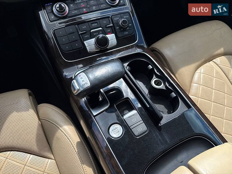 Седан Audi A8 2012 в Рівному