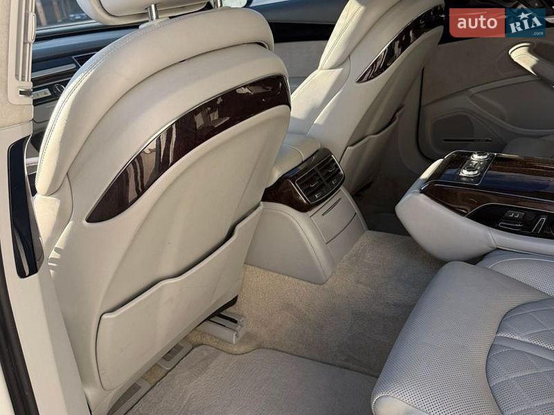 Седан Audi A8 2017 в Киеве