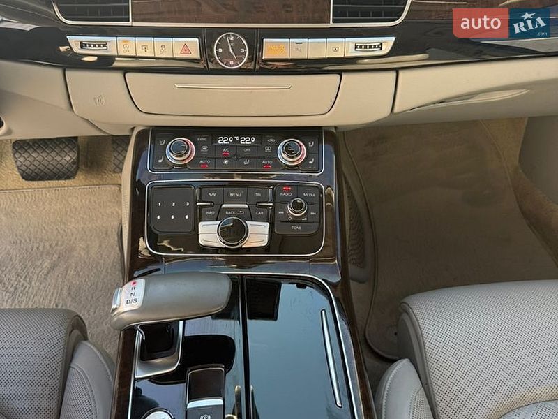 Седан Audi A8 2017 в Киеве