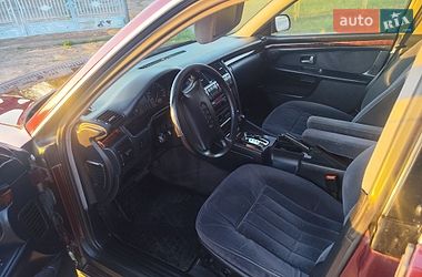 Седан Audi A8 1994 в Варві