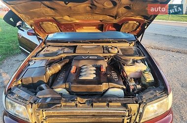 Седан Audi A8 1994 в Варві