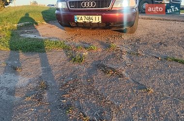 Седан Audi A8 1994 в Варві
