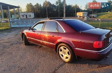 Седан Audi A8 1994 в Варві