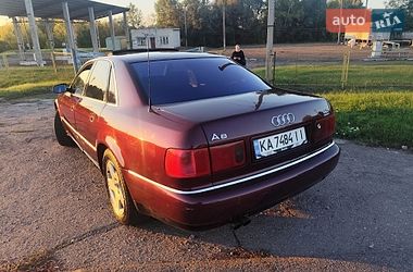 Седан Audi A8 1994 в Варві