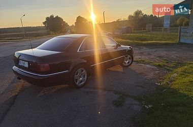 Седан Audi A8 1994 в Варві