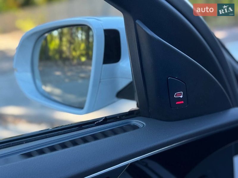 Седан Audi A8 2017 в Києві