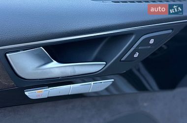 Седан Audi A8 2017 в Києві