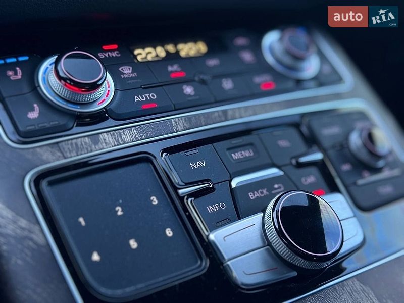 Седан Audi A8 2017 в Києві