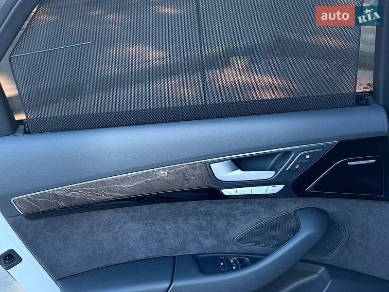 Седан Audi A8 2017 в Києві